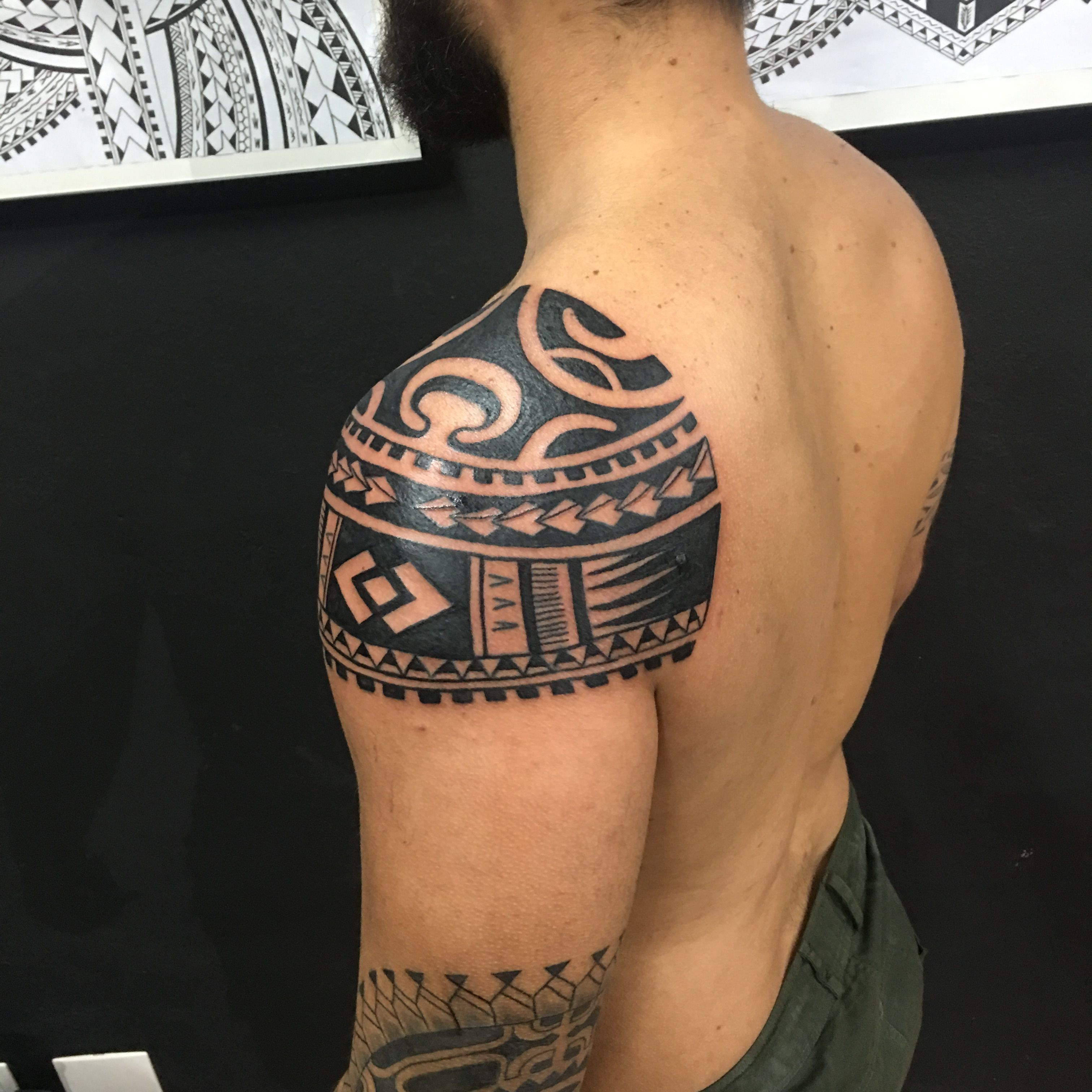 Hình xăm Maori ở cánh tay