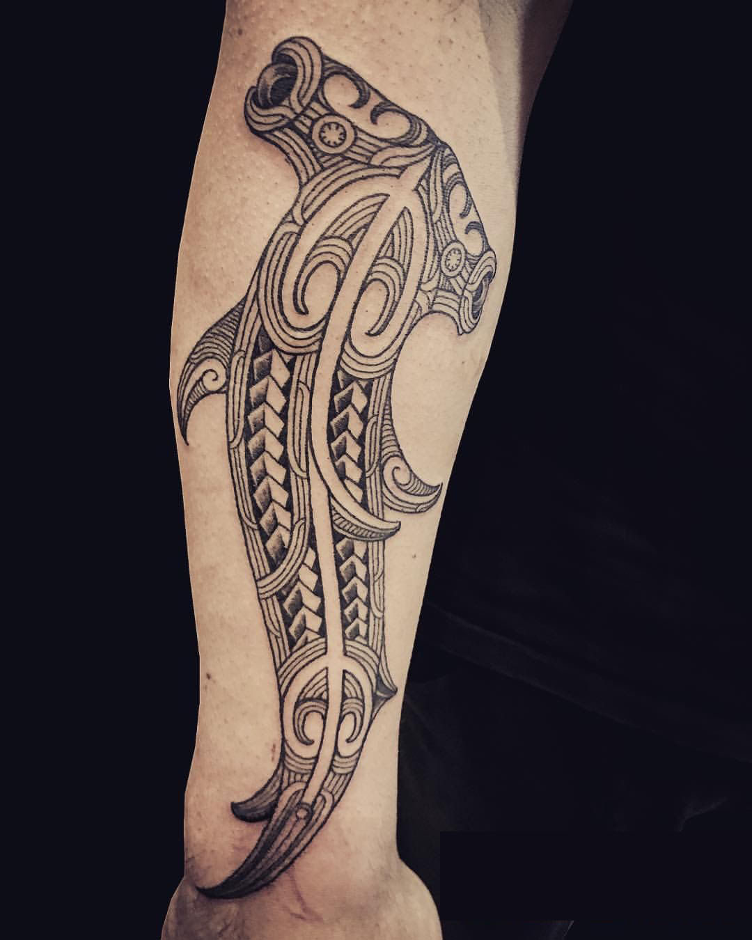 Xăm hình Maori ở cánh tay