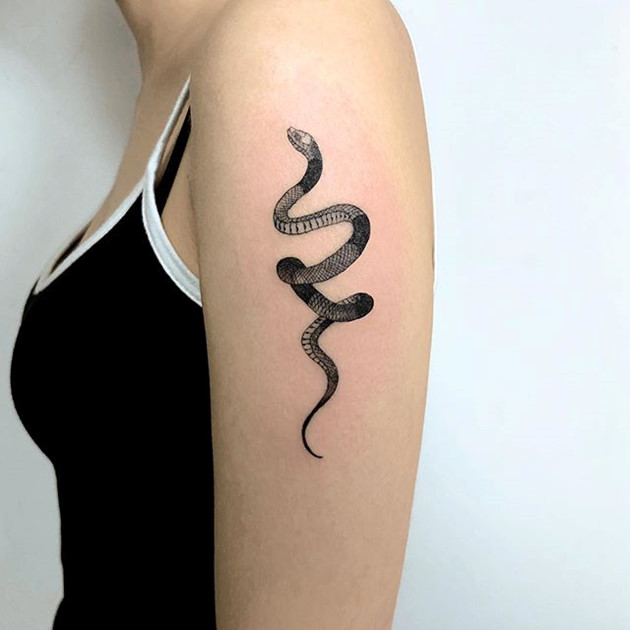 Hình xăm rắn ở đùi  𝘏𝘪𝘯𝘩 𝘹𝘢𝘮 𝘥𝘰  Đỗ Nhân Tattoo Studio   Facebook