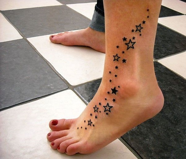 Hình xăm ngôi sao ở chân cho nữ