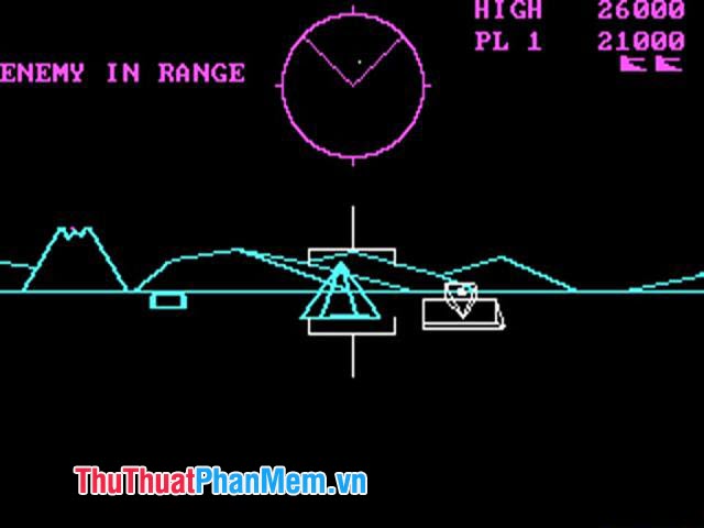 Tựa game đầu tiên của dòng game FPS đó chính là Battlezone được phát hành vào năm 1980 trên hệ máy chơi game thùng Atari