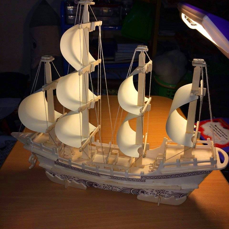 Mô hình thuyền buồm thương gia bốn cột buồm