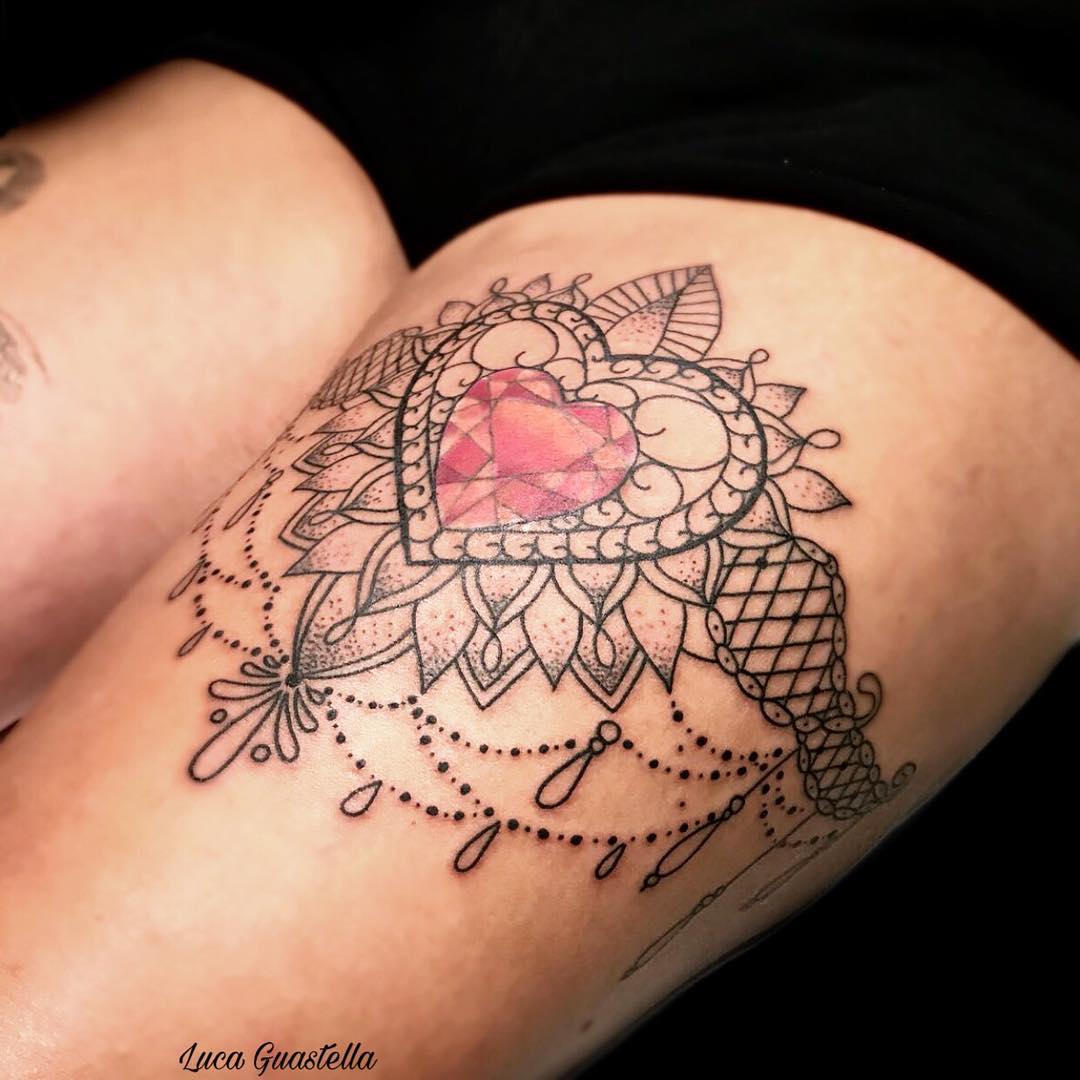 Tattoo hình trái tim sáng tạo