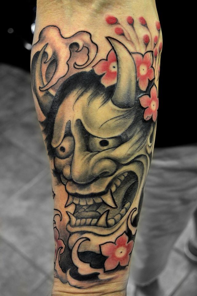 Tattoo mặt nạ quỷ Oni đơn giản