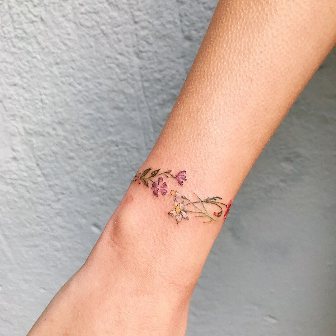 Tattoo vòng tay cành hoa đẹp nhất
