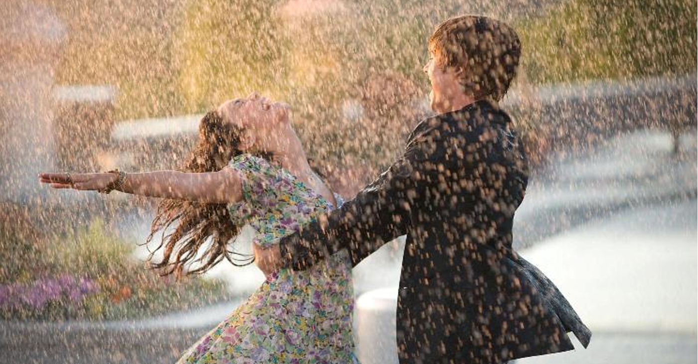 Anh và em cùng nhảy múa dưới mưa