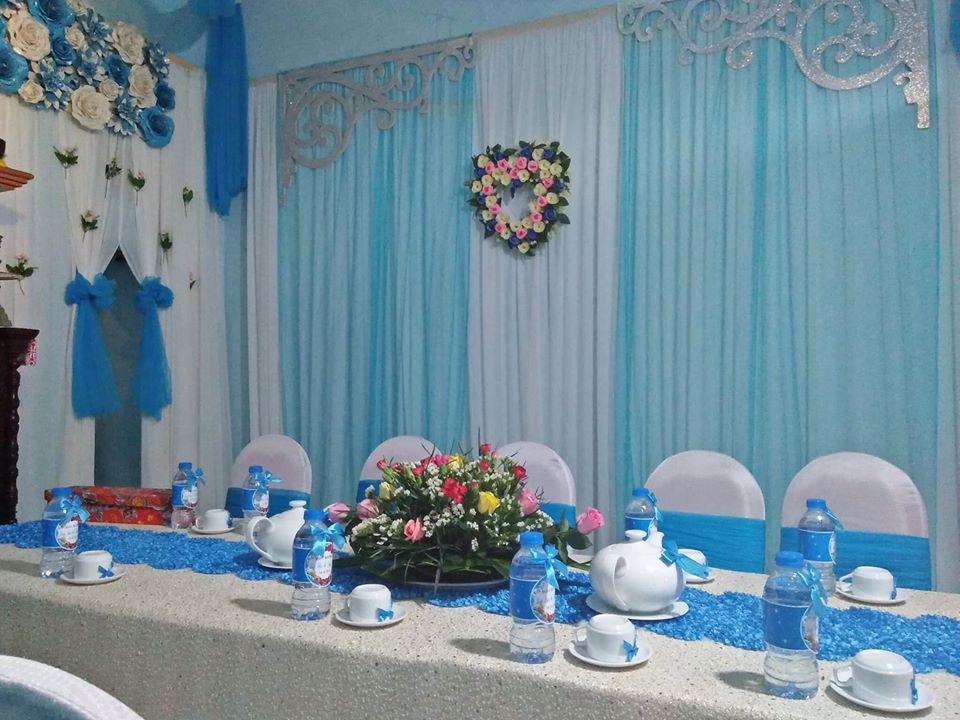 Mẫu trang trí bàn tiệc cưới tại nhà