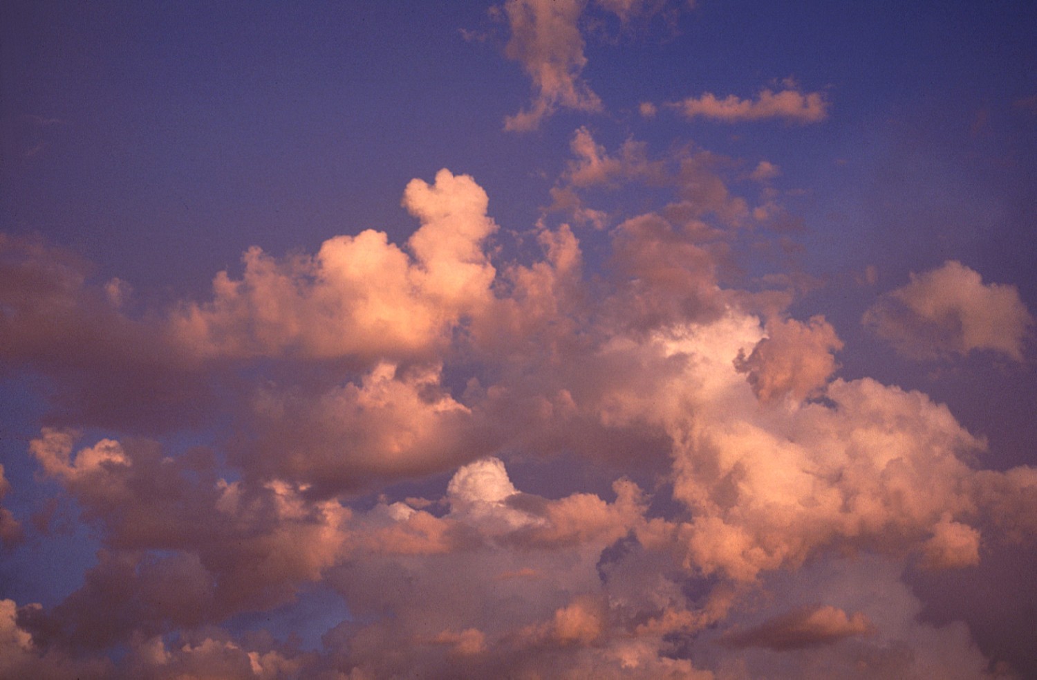 Hình hình họa trời mây Lúc hoàng hít đặc biệt đẹp