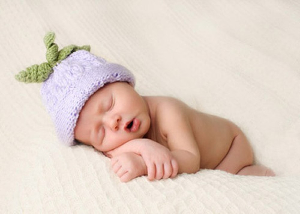Hình ảnh một em bé sơ sinh đang ngủ