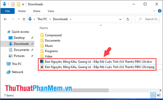 Mở thư mục Download và copy file video vào USB