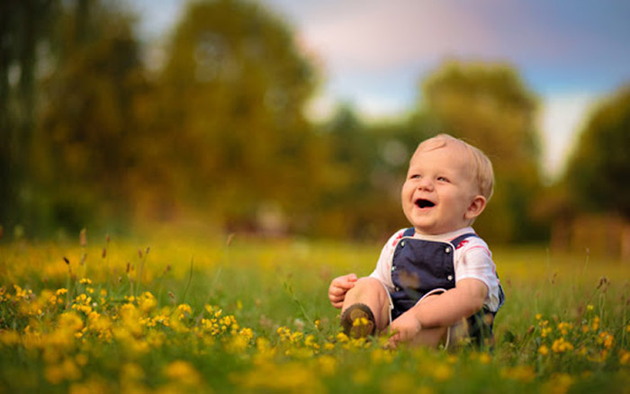Hình ảnh một cậu bé đang cười rất đẹp