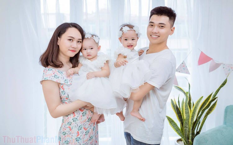 Chụp ảnh gia đình ghép nền kỹ thuật số trong studio tại Hà Nội nhà an