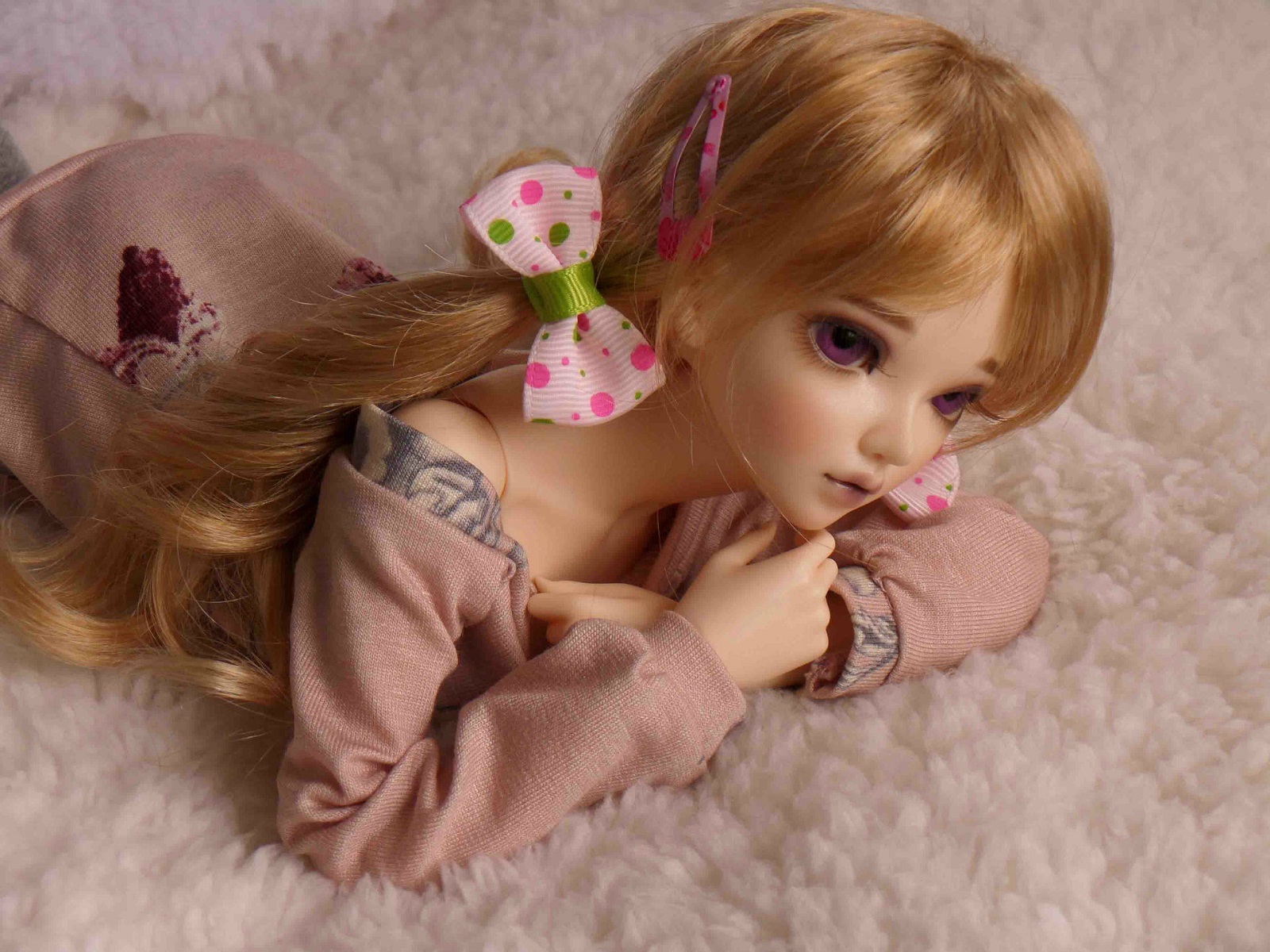 Hình ảnh búp bê barbie buồn bã dễ thương