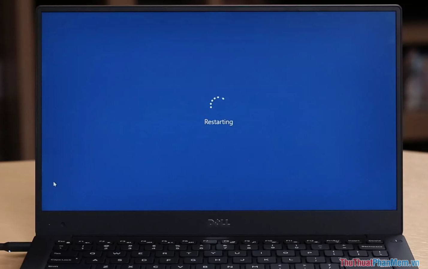 Khởi động lại máy tính Windows của bạn.