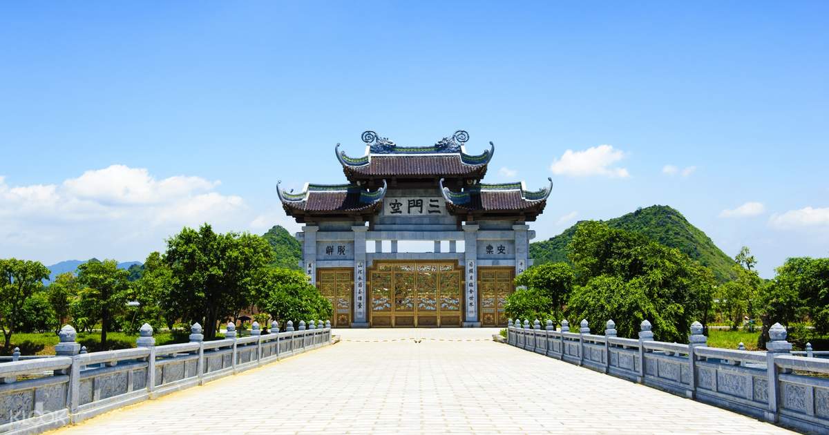Hình ảnh cổng chùa Bái Đính