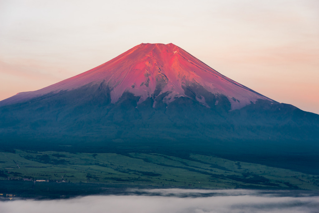 Hình ảnh núi Phú Sĩ đỏ