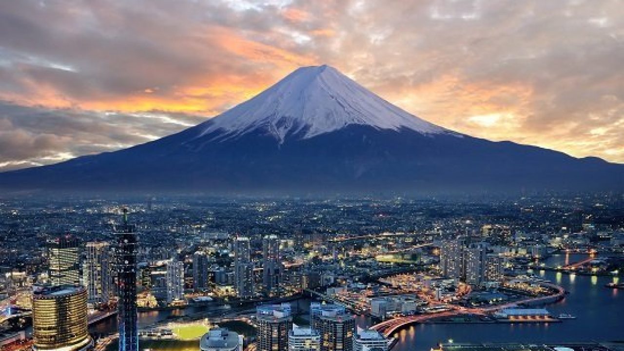 Hình ảnh thành phố bên núi Phú Sĩ