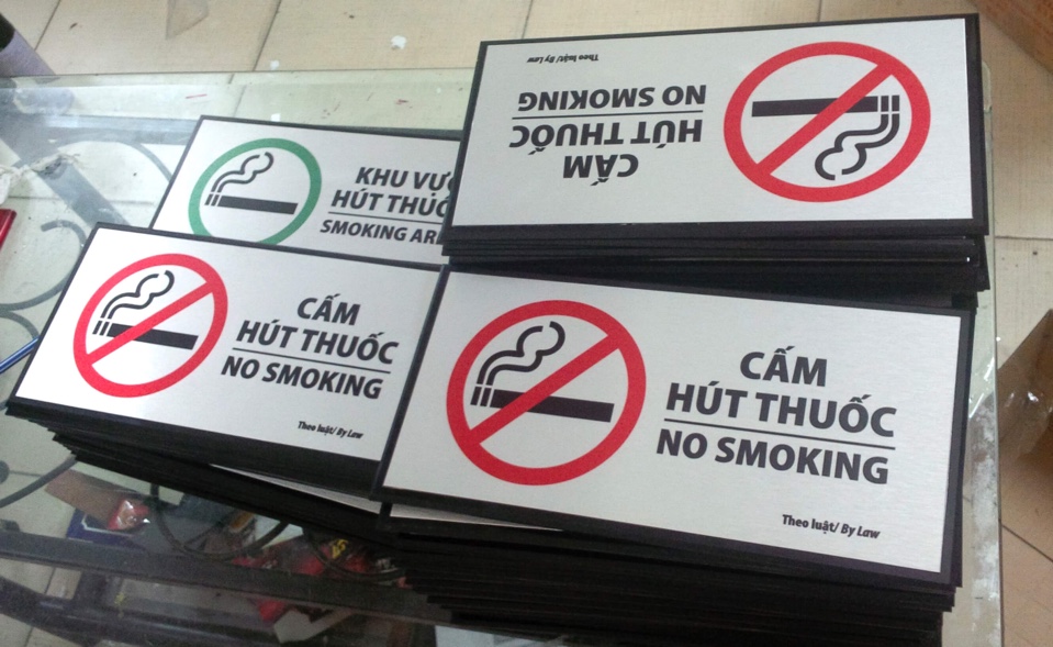 Hình ảnh cấm hút thuốc tiếng Việt