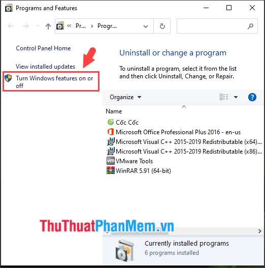 Nhấn Turn Windows features on or off