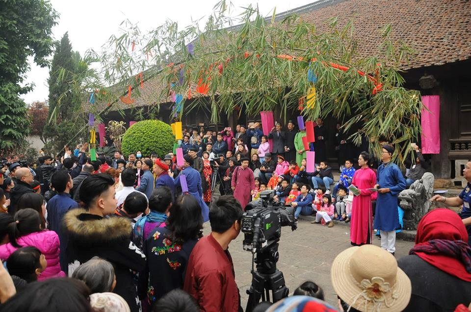 Dựng cây nêu ngày Tết - Nét đẹp trong văn hóa của người Việt