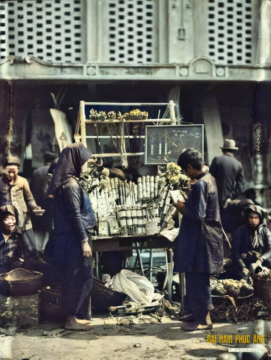 Hình ảnh quý hiếm về chợ Tết Hà Nội năm 1920