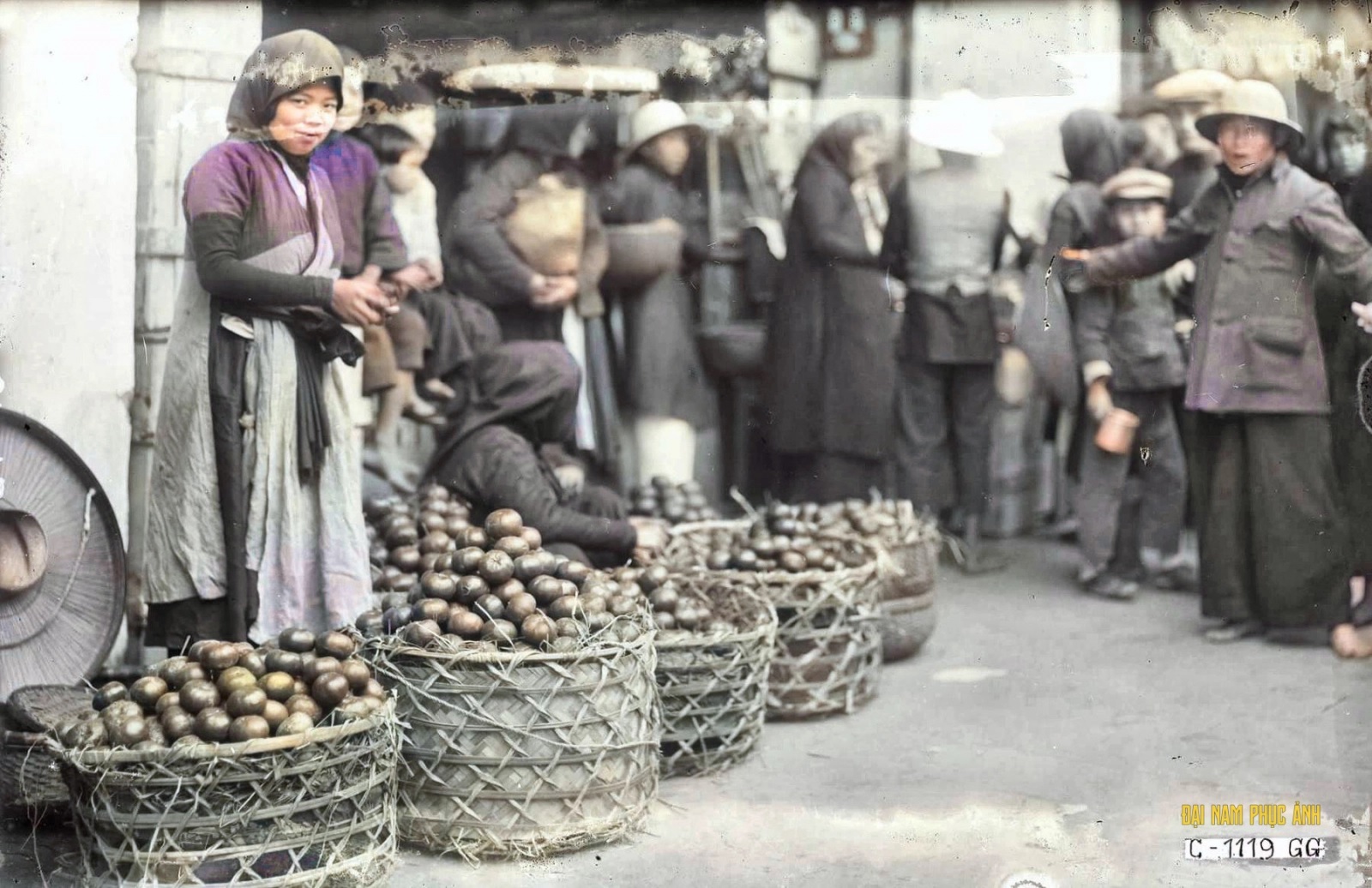 Hình ảnh quý hiếm về phiên chợ ngày Tết của người Hà Nội xưa