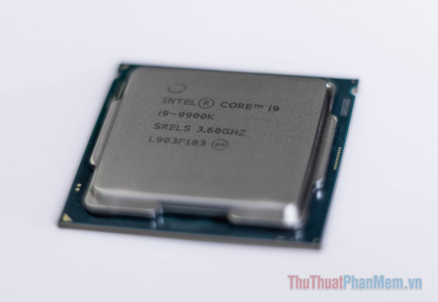Bộ xử lý AMD có xu hướng nói hơn so với Intel, bạn sẽ cần chú ý tới nhiệt độ và hệ thống tản nhiệt